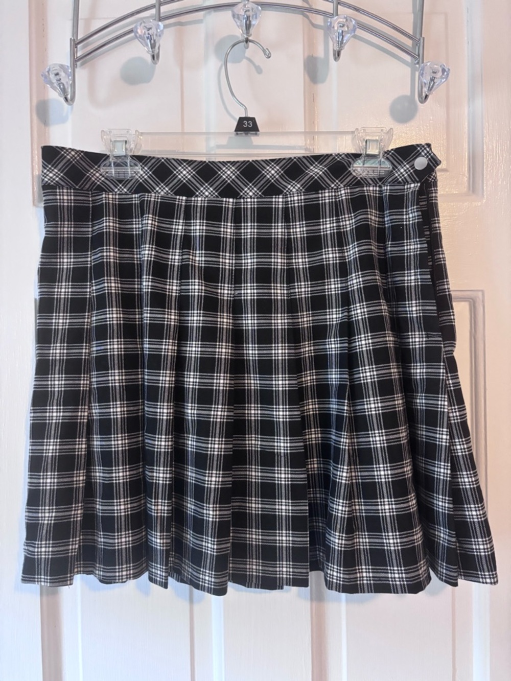 Black & White Plaid Pleated Skirt - Women